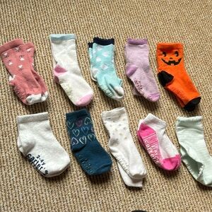 10 pairs of Carters toddler girl 2-4 years socks